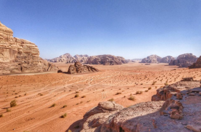 在亞洲的這片沙漠上:水資源豐富,而且還出現(xiàn)了一片農(nóng)場!